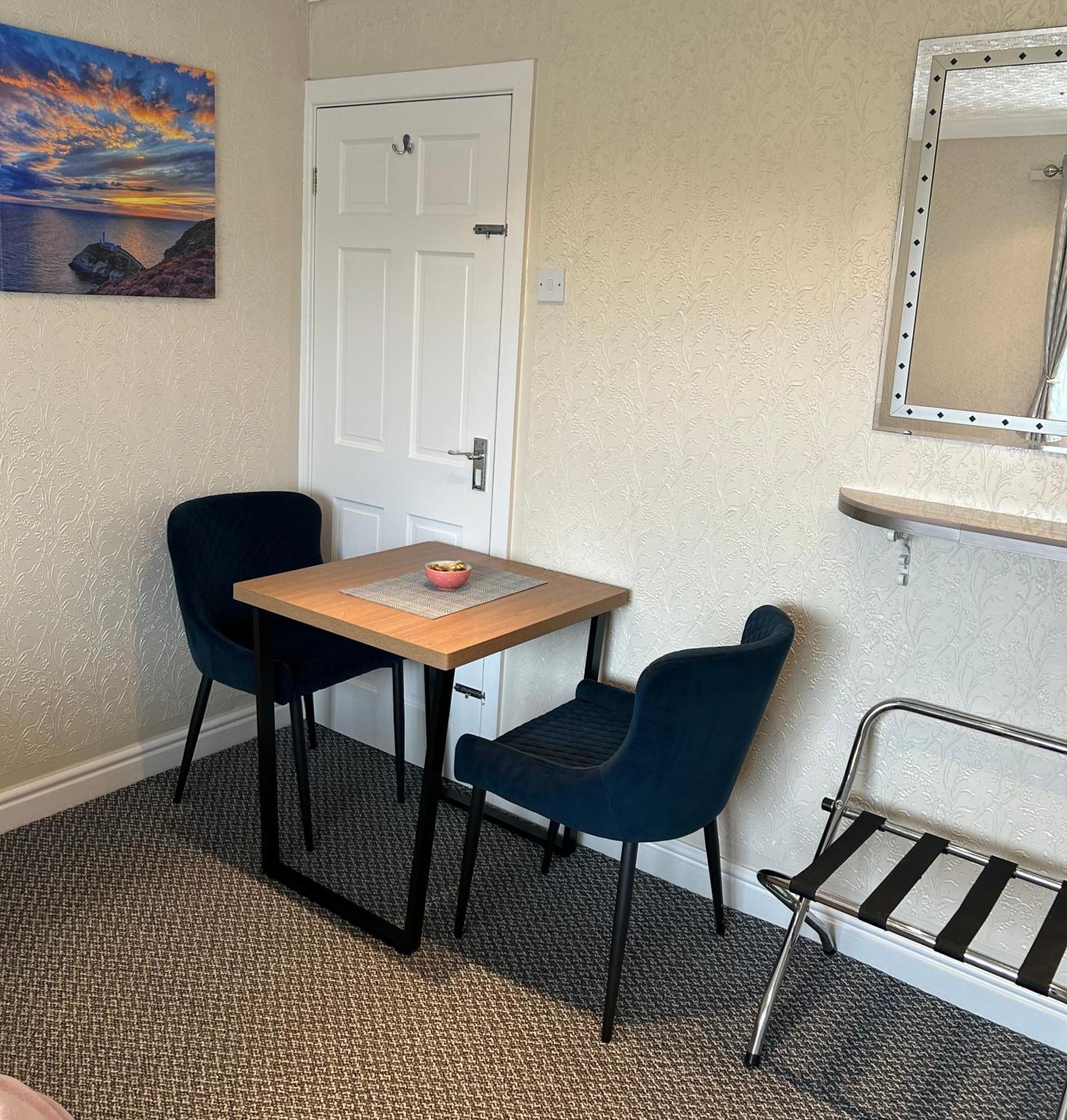 Crossroads Bed and Breakfast Holyhead Εξωτερικό φωτογραφία